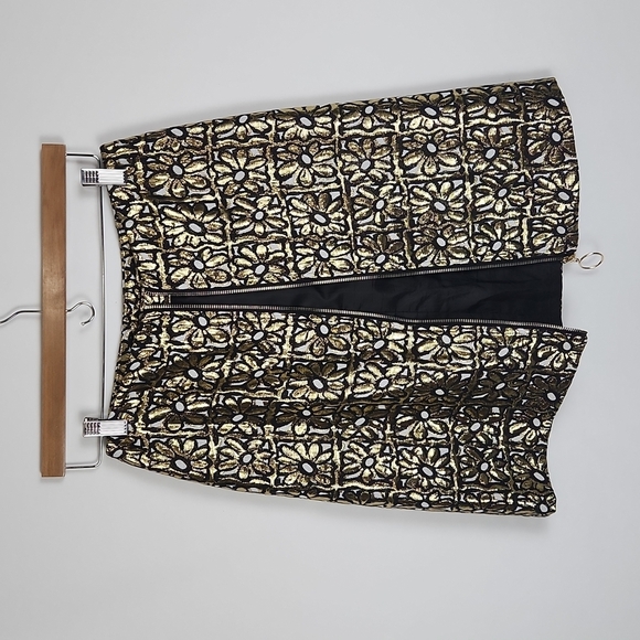 NWOT J. McLaughlin Black Gold Metallic Floral Jacquard Zip Front Skirt Size 2 - Picture 5 of 13